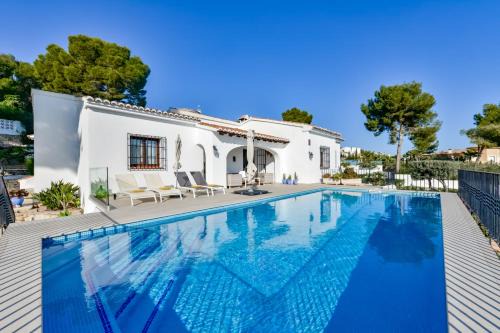 Moravit Villa | Pet-Friendly Villas Guzman - Olga with Pool & Child Services