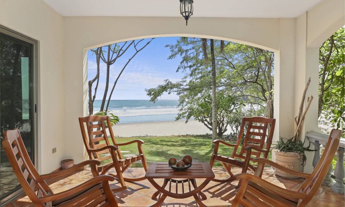 Playa Colorado Condo | Relax at Villas Iguana Beachfront with Ocean View Amenities