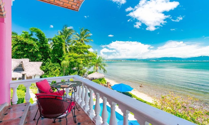 La Cruz de Huanacaxtle Hotel | Beachfront Villas Jardin Del Mar with Pool & Ocean Views