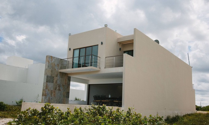 Progreso Municipality House | Experience Villas Las Tunas: 9.6/10 with Ocean Views