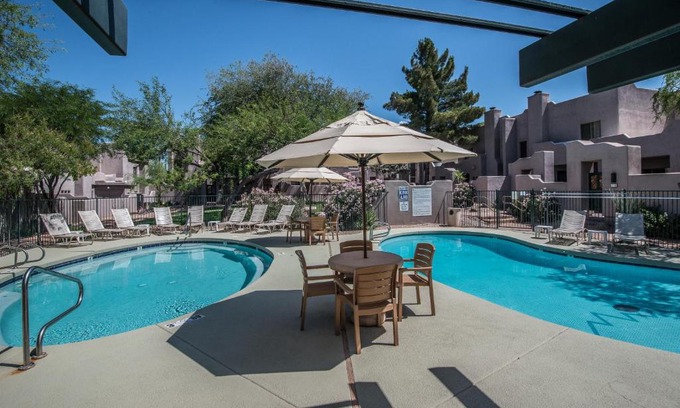 Las Lomas Villa | Pet-Friendly Villas of Cave Creek with Pool & Family Amenities