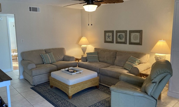 Pensacola Beach Condo | Exceptional Villas on the Gulf – Pool View Steps to Beach