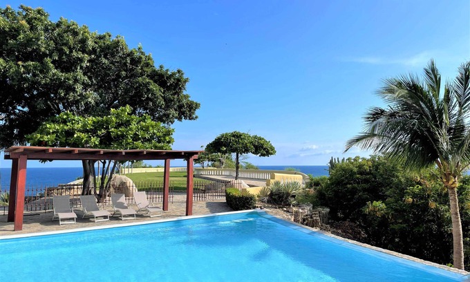 Santa Maria Huatulco Apartment | Oceanfront Villas & Resort Luz de Luna with Pool and Spa