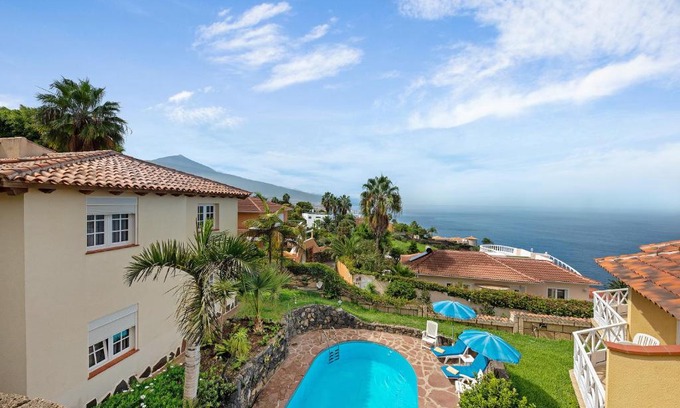 Santa Ursula Apartment | Villasol 1: Family-Friendly Retreat with Pool & Kitchen