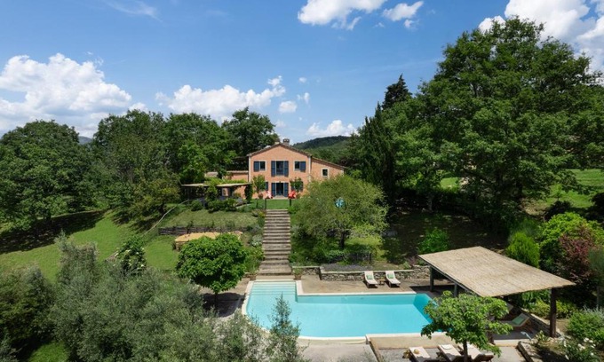 San Casciano dei Bagni Bed & Breakfast | Oceanfront Retreat: Villavetrichina with Pool & Pet-Friendly