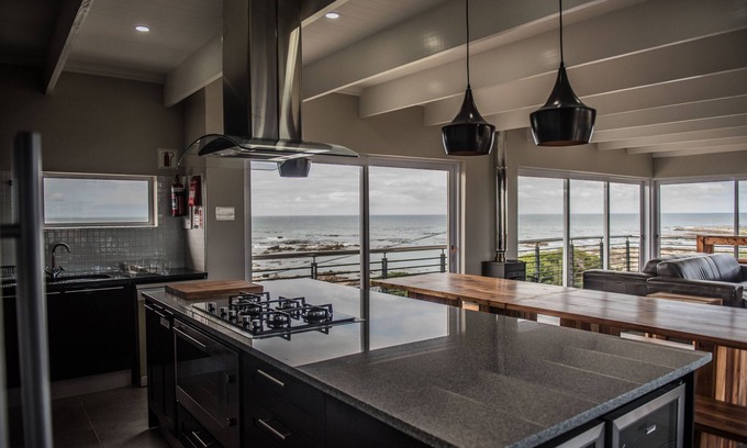 Van Dyks Bay House | Experience VillaVue: Breathtaking Ocean Views & Adventure