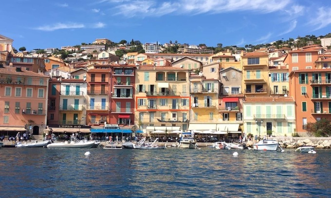 Villefranche-sur-Mer Apartment | Idyllic Villefranche Centre: 3-Bed Waterfront Retreat