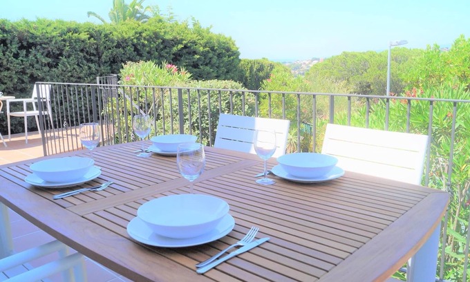 Lloret de Mar Villa | Top-Rated Villenpark Playa Arena with Pool & Spa Amenities