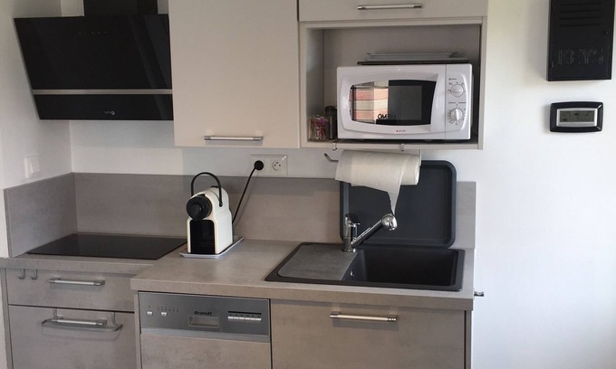 Villers-sur-Mer Apartment | Relaxing Villers sur Mer Waterfront 2-Bedroom Retreat