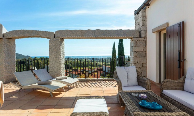 Cala Sinzias Villa | Relax at Villetta Chalice - Oceanfront Retreat in Sardinia