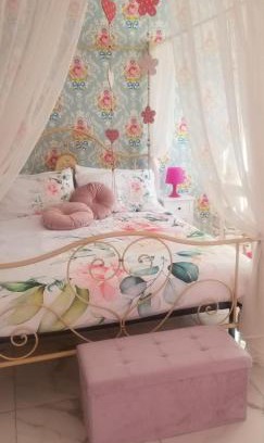 Laveno Apartment | ViLLETTA CLAUDETTA: Oceanfront Getaway with Family-Friendly Fun