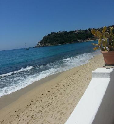 Santa Maria House | Relax at Villetta Frasena: Guest Rated 9.8 & Ocean Views