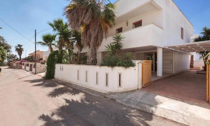 Torre San Giovanni House | Discover Villetta Pinedo: Top Rated with Ocean Views