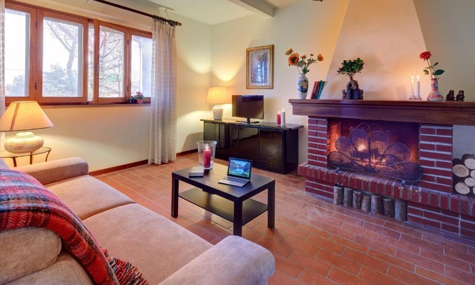 Latignano House | Relaxing Villetta La Pineta: Pet and Child Friendly Retreat