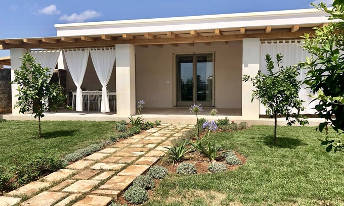 San Pietro in Lama House | Discover Villino Agrumeto: Poolside Relaxation near Lecce