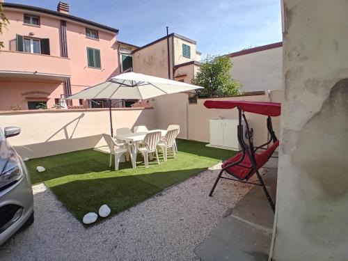Marina di Cecina Apartment | Experience Villino al Mare: Pet & Child Friendly Retreat