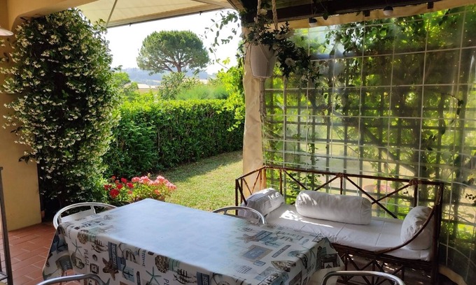 Marcelli House | Villino del Sorriso: Oceanfront Three-Room Retreat