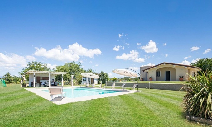 Fucecchio Villa | Experience Villino le Viole in Picturesque Fucecchio, Tuscany