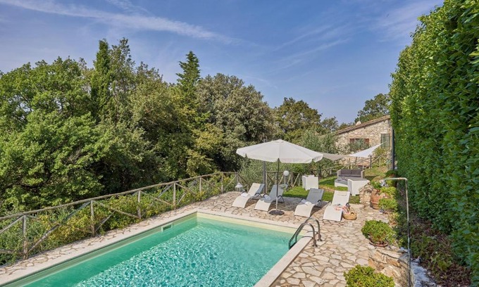 Simignano Villa | Pet-Friendly Escape at Villino Marmoraia with Pool Access