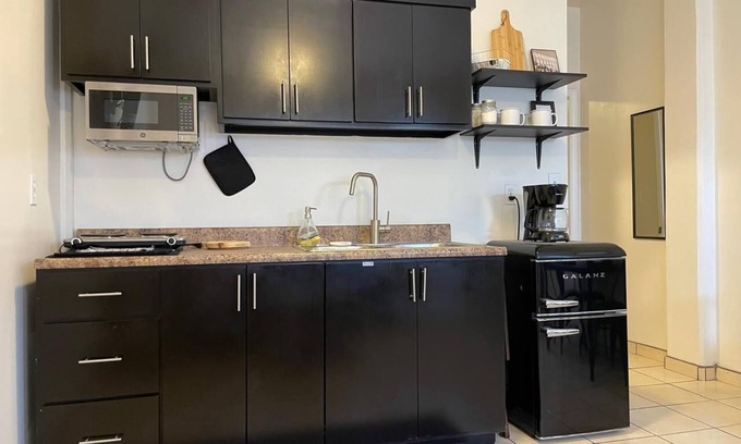 Tijuana Villa | Villita Tijuana: Cozy Stay with Kitchen & Spa Amenities
