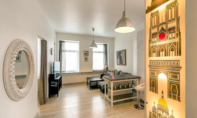 Business District Apartment | Elegant Vilnius Apartment with Stained Glass & Pet-Friendly