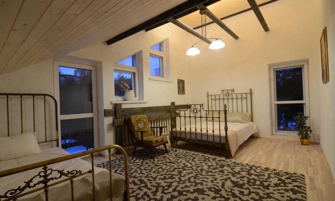 Vilnius city municipality Apartment | Stylish Vilnius Apartment: Ideal for Families & Pets