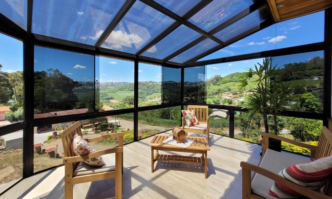 Merlot Hotel | Relaxing Vinícola & Pousada Terragnolo with Hot Tub Access
