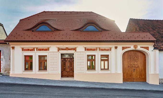 Perna House | Discover Vinařský dům: Family-Friendly Stay in Perná