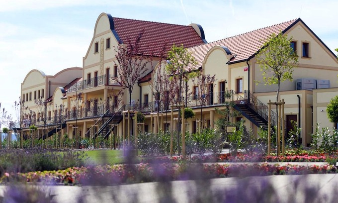 Zajeci Hotel | Experience Vinařství U Kapličky with Spa and Ocean Views