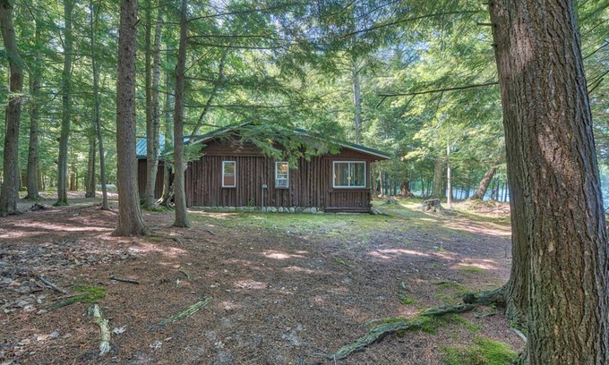 Levering Cabin | Vincent Lake Cabin #3