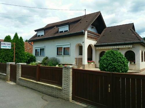 Kormend House | Top-Rated Vincze Vendégház: Perfect for Family Getaways