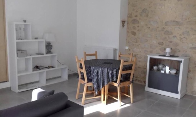 Francs Apartment | Vineyard apartment in the Bordeaux countryside