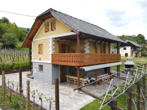 Crnomelj House | Cozy Vineyard Cottage Stepan with Oceanfront Views