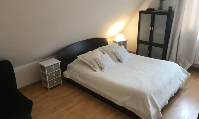 Riquewihr Cottage | Vineyard Cottages: Scenic Lake Views & Family-Friendly Stay
