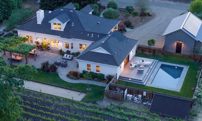 Calistoga House | Vineyard Farmhouse - Embrace Vineyard Views & Unique Amenities