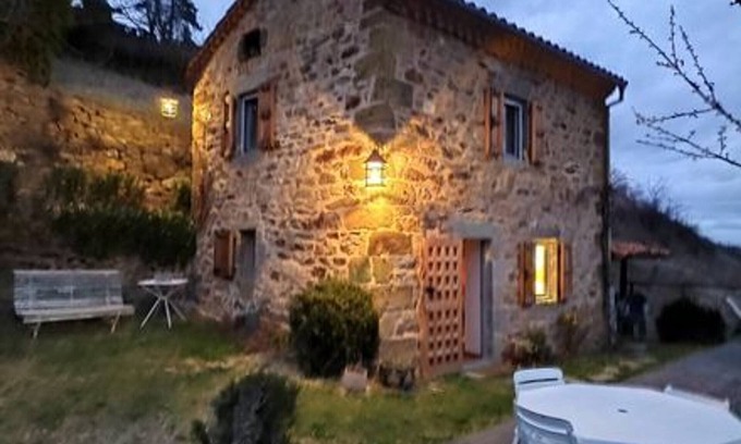 Tailhac Cottage | Cozy Gite Tailhac: Perfect for Couples with Spa & Kitchen
