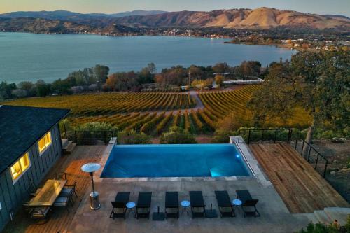 Clear Lake House | Discover Jago Bay Vines and Views with Pool & Hot Tub