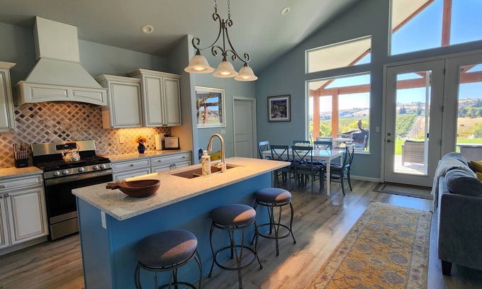 Selah House | Vineyard View Home . . . Think Tuscany! . . . Stay & Play! Positively Stunning!