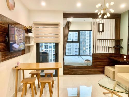 District 9 Apartment | Charming Vinhomes Studio Apartment with Scenic Park View