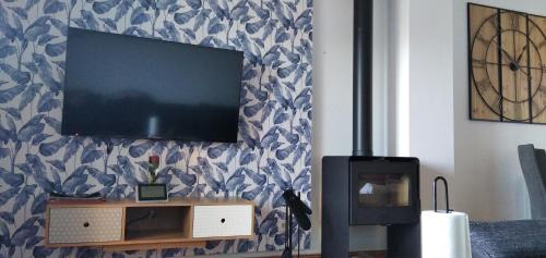 Sojuela Apartment | Inviting Vino Montaña: Family-Friendly Stay with Netflix