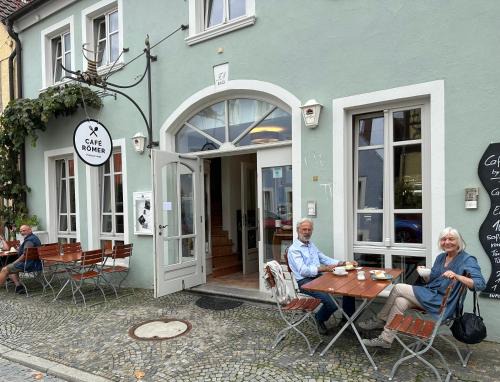 Prichsenstadt Hotel | Discover Vinopresso GmbH - Café Römer with Family-Friendly Eats