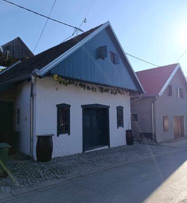 Knezevi Vinogradi House | Cozy Retreat at Ruralna Kuća Za Odmor Zajec - Pet Friendly