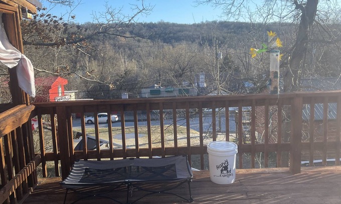 Rockaway Beach Cabin | Scenic Vintage Cabins by the Lake with Pool & Breakfast
