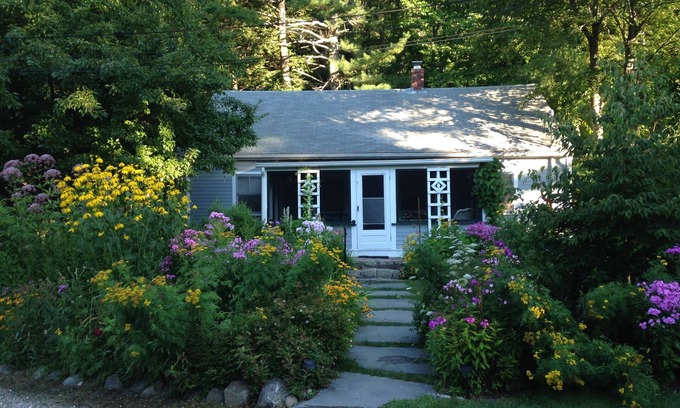 Ogunquit Cottage | Timeless Elegance with Oceanfront Amenities Await You