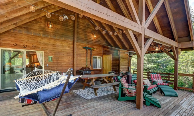 Cle Elum Cabin | Charming Dog-Friendly Riverfront Cabin Near Scenic Lake