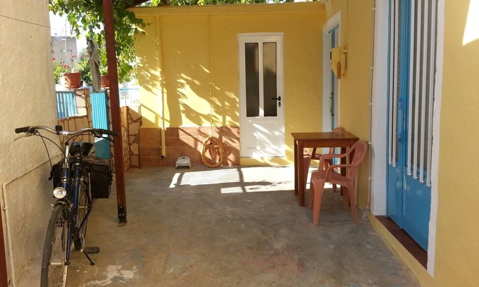 Vori House | Quaint Vintage House in Vori: Family-Friendly Rooms