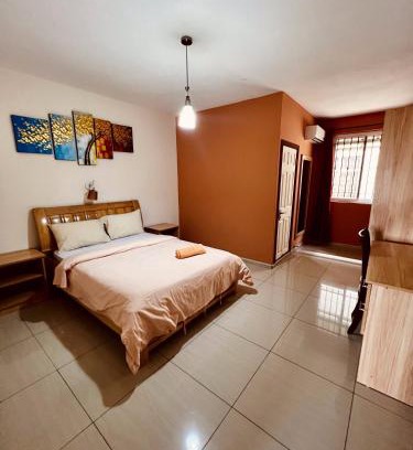 Trianon Bed & Breakfast | Cozy Vintage Lodge: Ideal for Family-Friendly Getaways