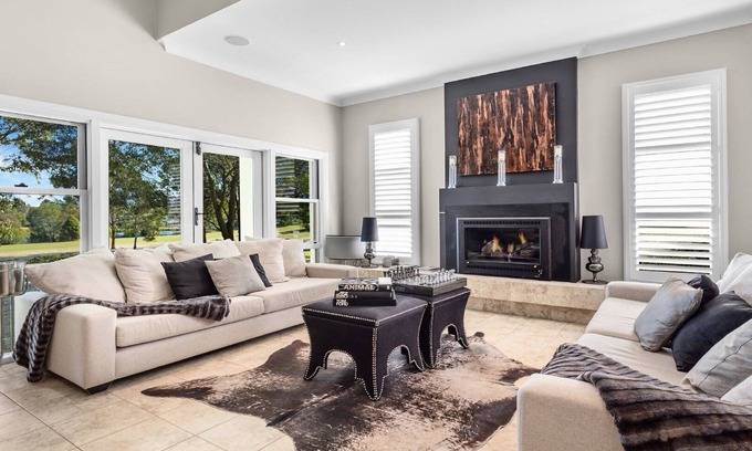 Pokolbin House | Relax at Vintage Manor - Top-Rated Holiday Houses