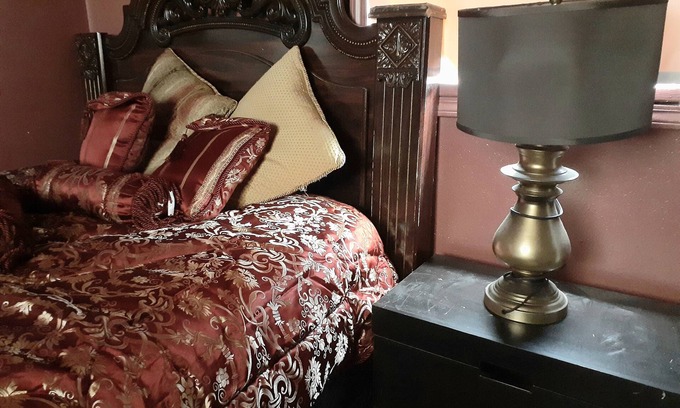Leonidas Apartment | Chic Micro Studio Ochsner near Xavier University