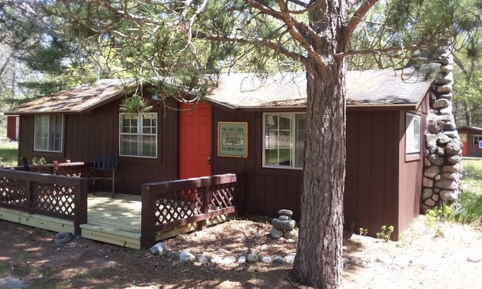 Hillman Cabin | Pet-Friendly Family Cabin with Pool in Atlanta State Forest